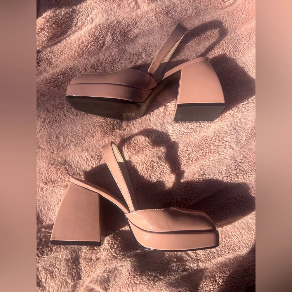 Nodaleto iconic silhouette